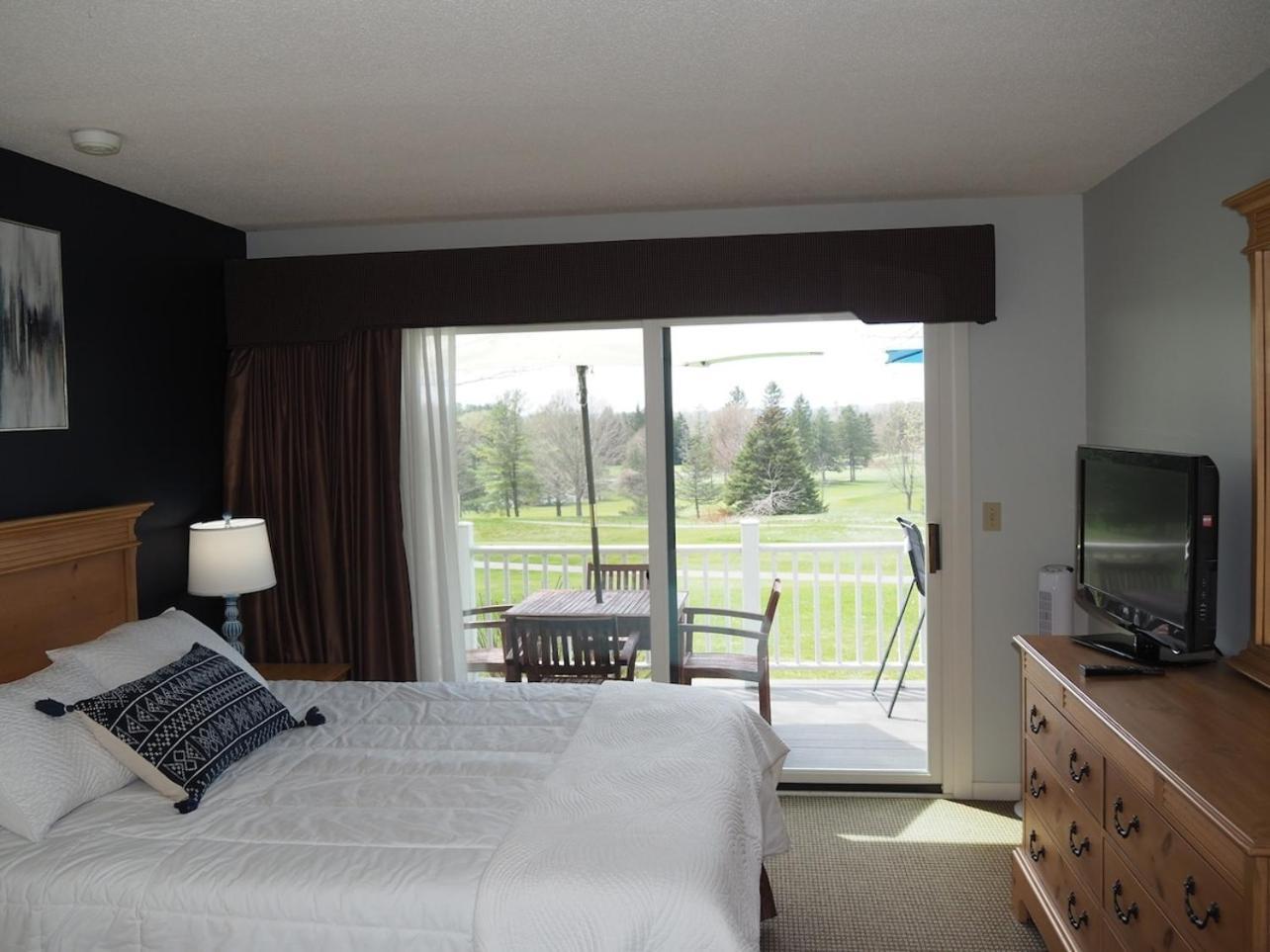 The Grand Getaway - Gorgeous And Great Location! Villa Traverse City Bagian luar foto