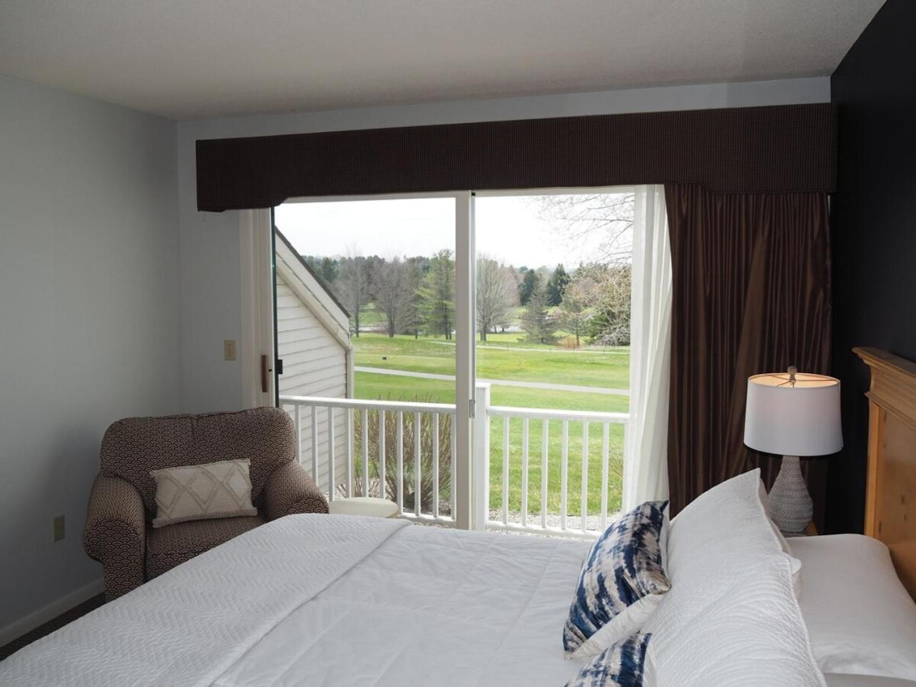 The Grand Getaway - Gorgeous And Great Location! Villa Traverse City Bagian luar foto