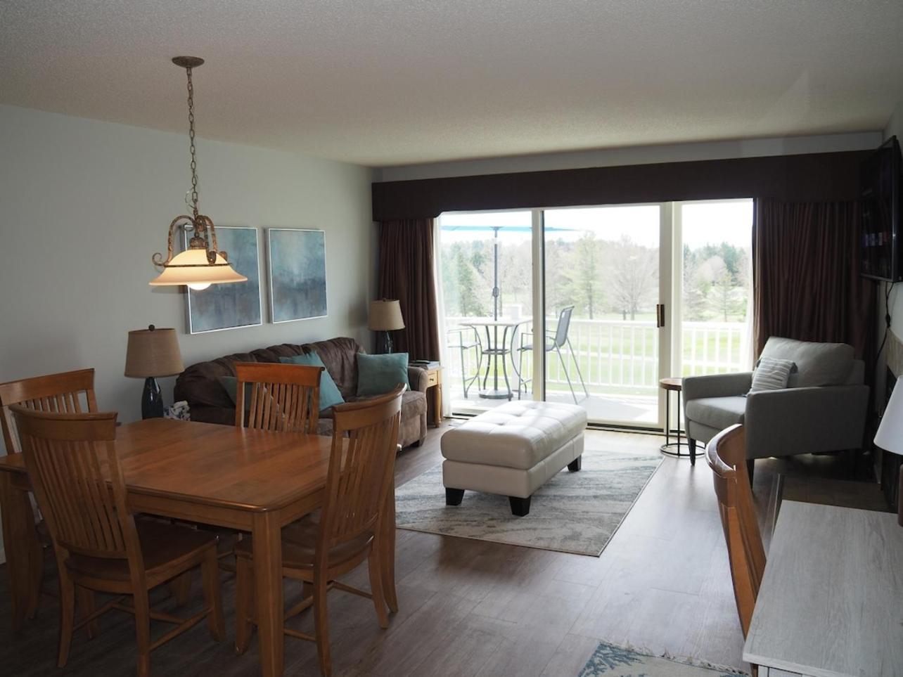 The Grand Getaway - Gorgeous And Great Location! Villa Traverse City Bagian luar foto