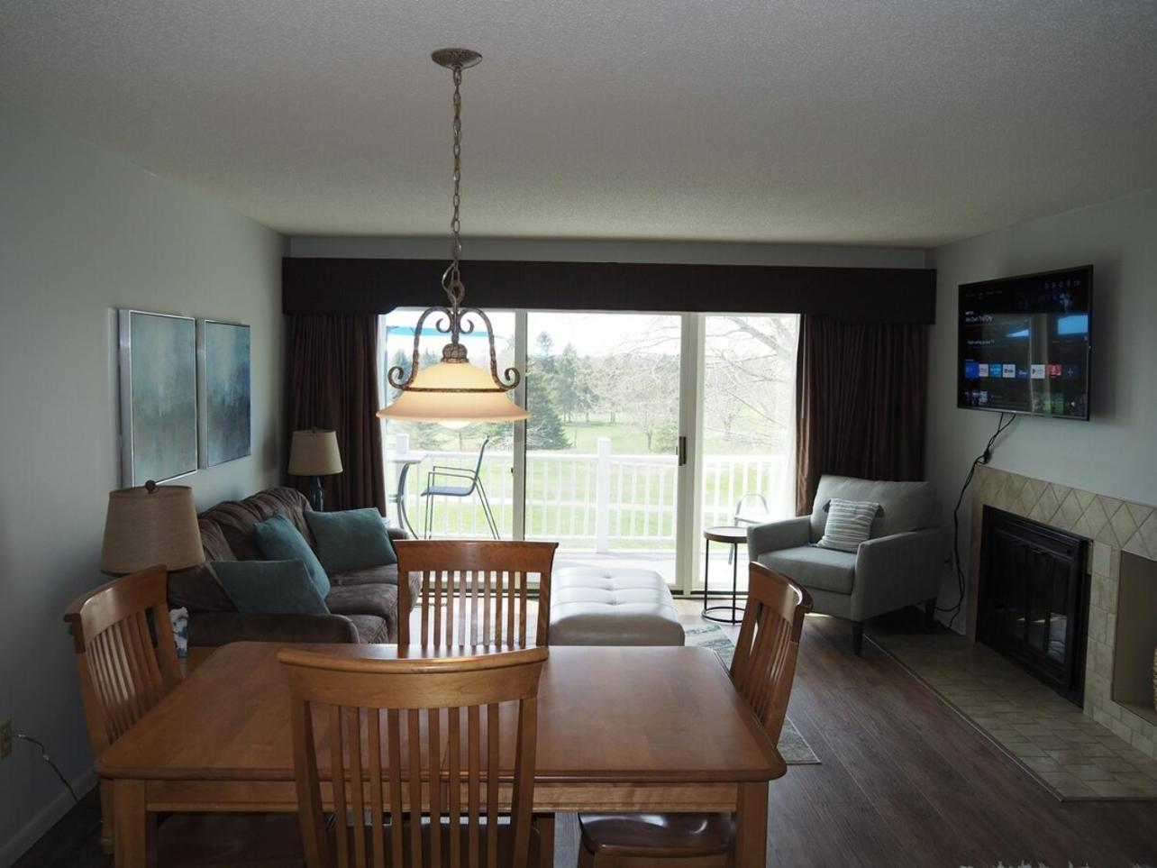 The Grand Getaway - Gorgeous And Great Location! Villa Traverse City Bagian luar foto