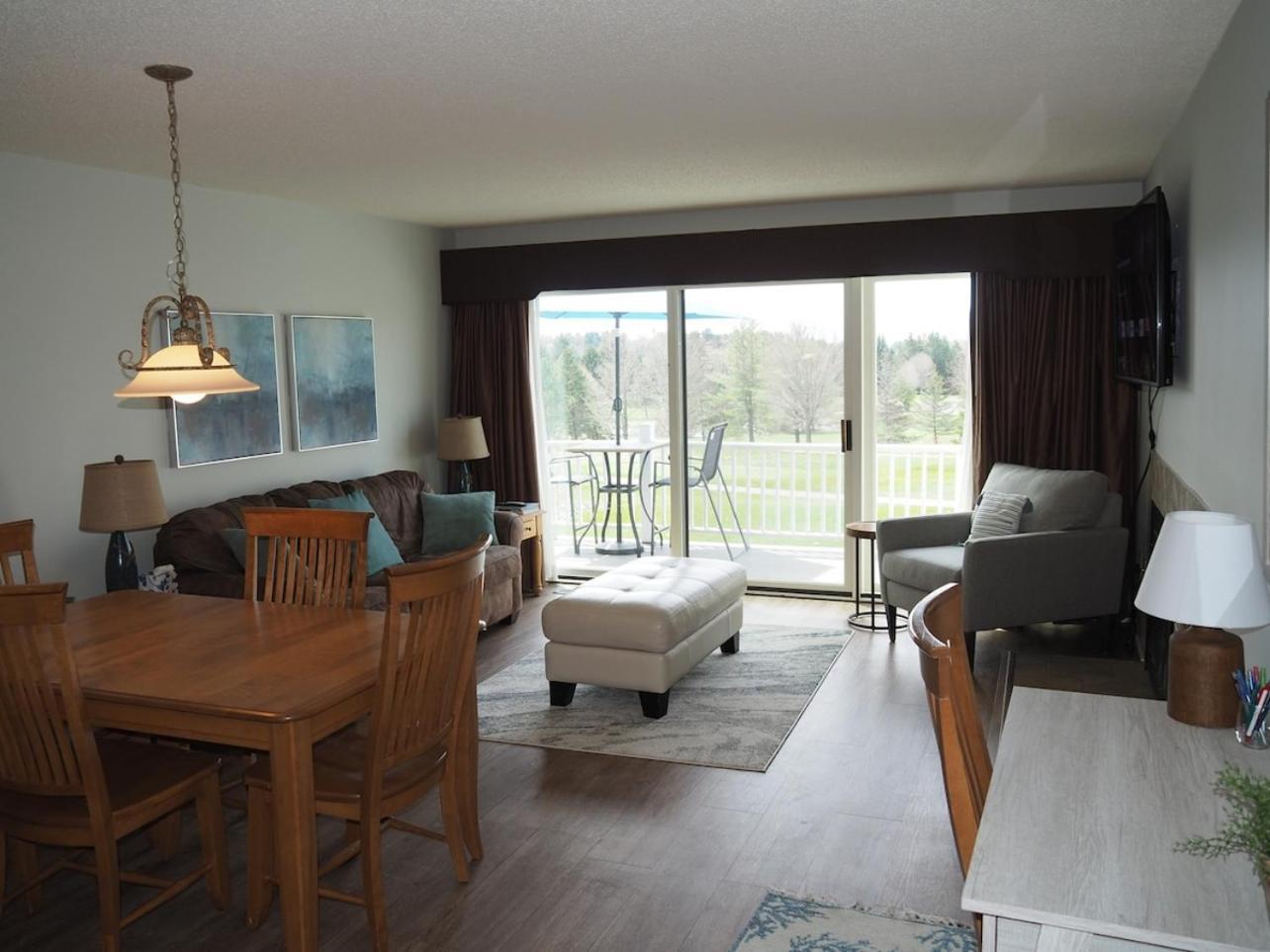 The Grand Getaway - Gorgeous And Great Location! Villa Traverse City Bagian luar foto